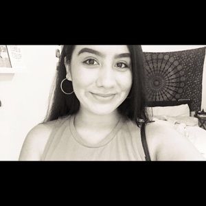 Meet your Posher, Monica